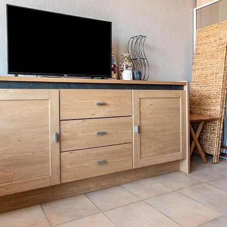 Contemporary Apartment In Oostende With Balcony Exterior foto
